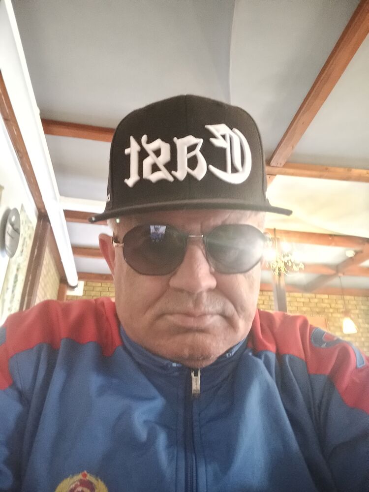  54366458  Zakir, 58 ,    