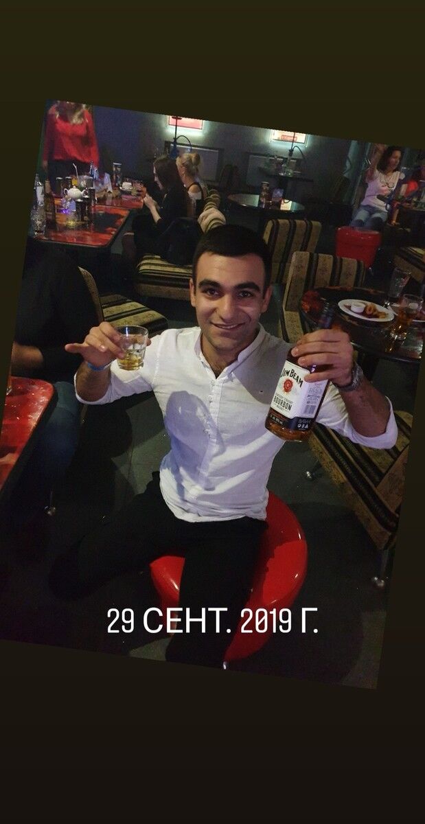  19355958  Hovo, 28 ,    