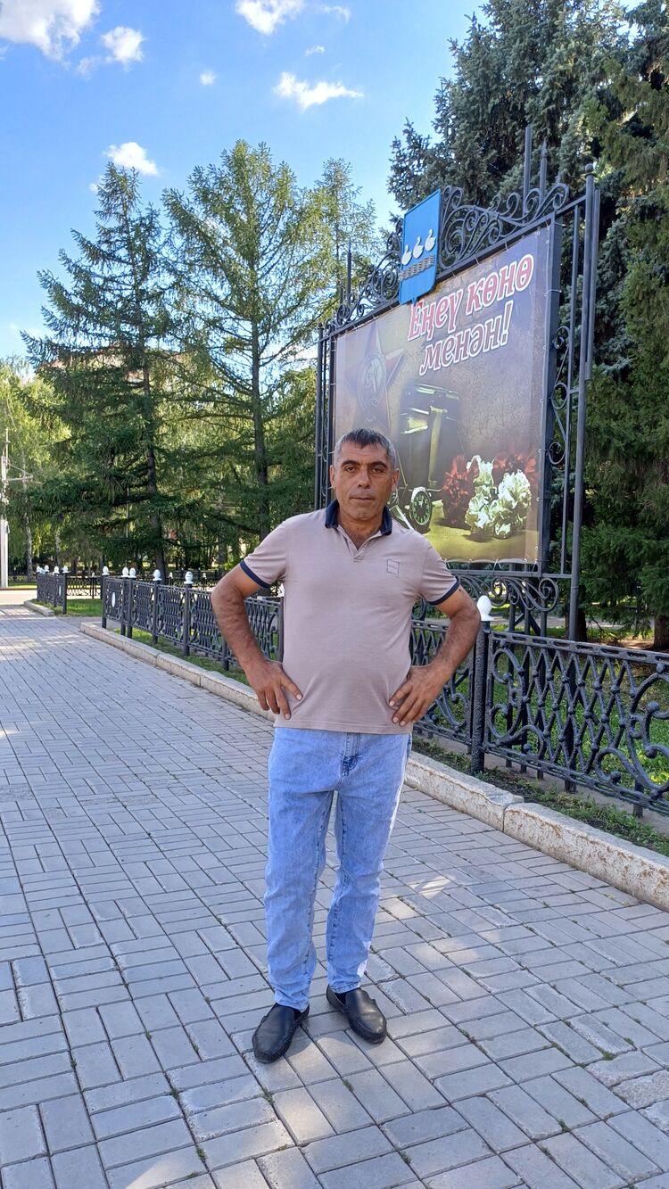  45208348  Sarmen, 51 ,    