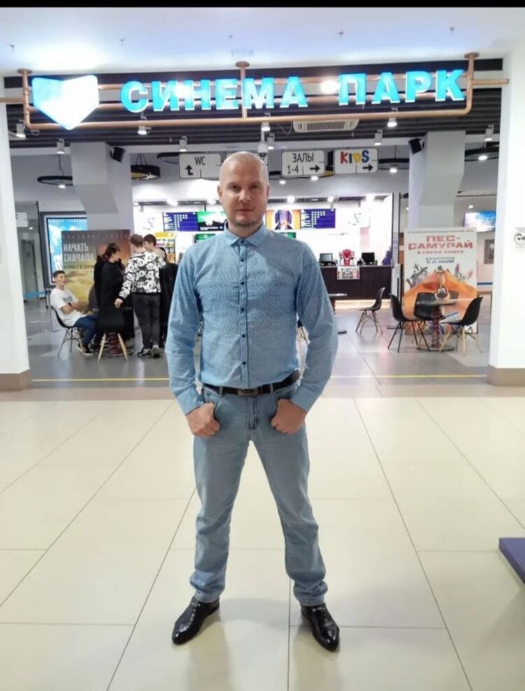  53743768  Arthur, 55 ,    