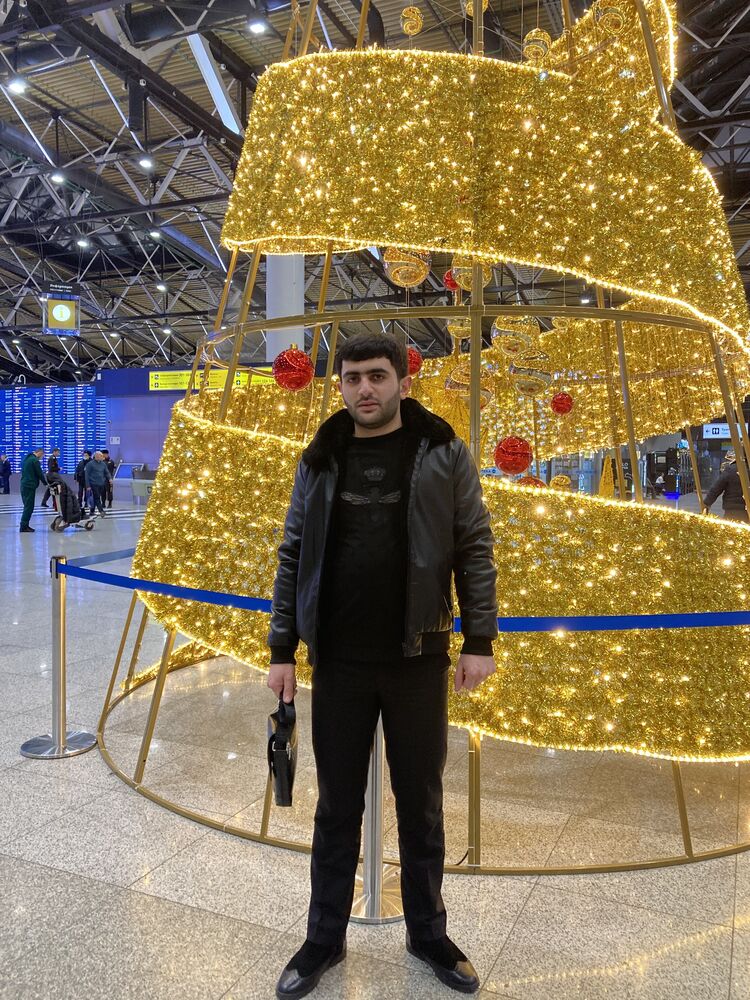  ,   Hayk, 35 ,   c 