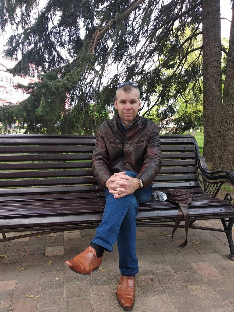  53374298  Oleg, 42 ,    