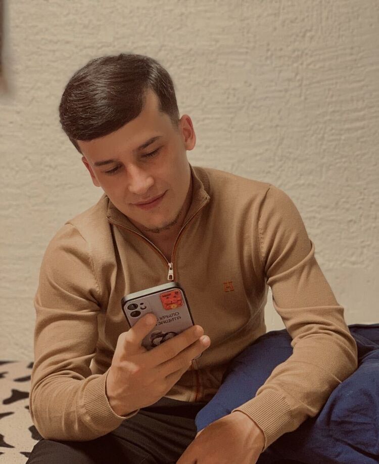  54557308  Shamil, 22 ,    