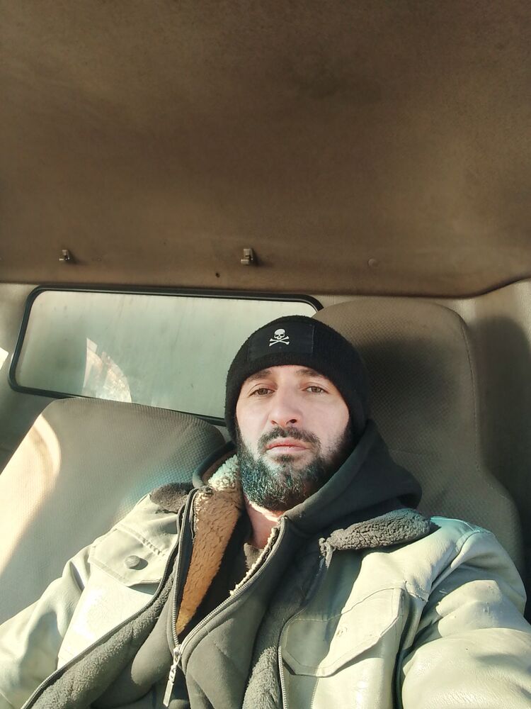  52310718  , 33 ,    
