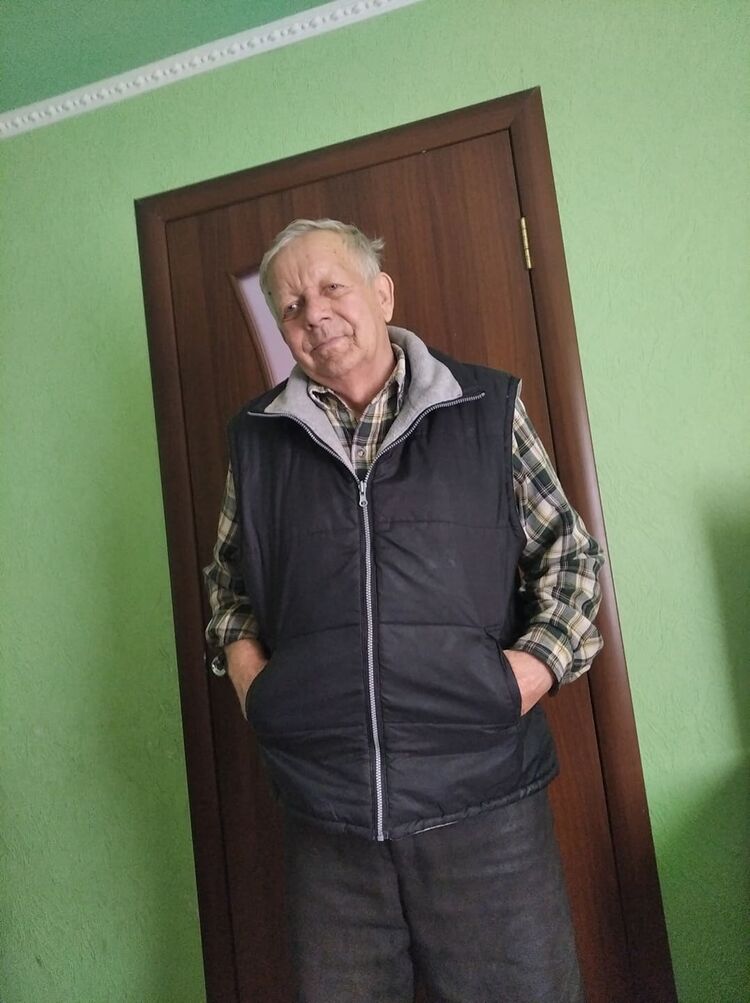  24104728  , 68 ,    