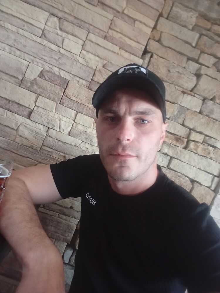  44388218  , 32 ,    