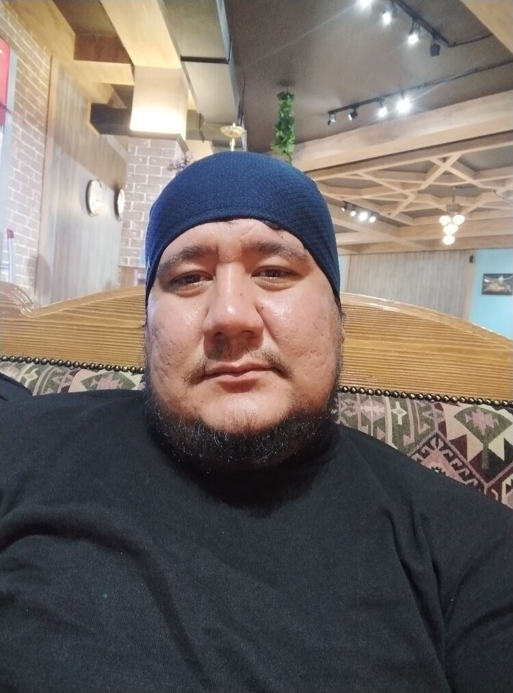  47868658  Feruz, 31 ,    