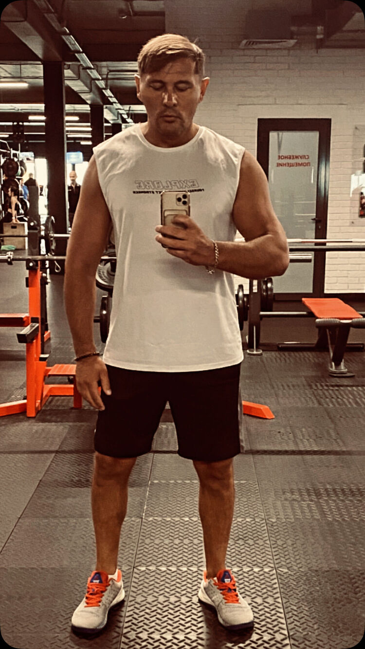  53789448  Burak, 38 ,     