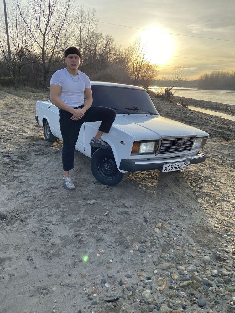  31758448  , 24 ,    