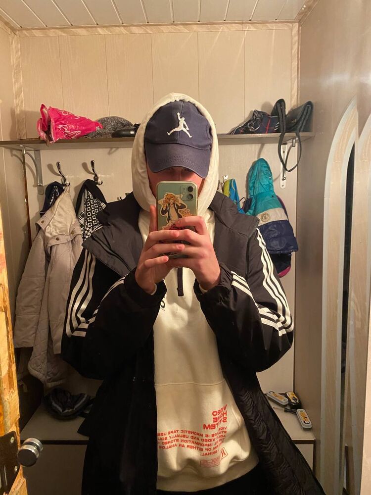 30913758  Ilya, 21 ,    -