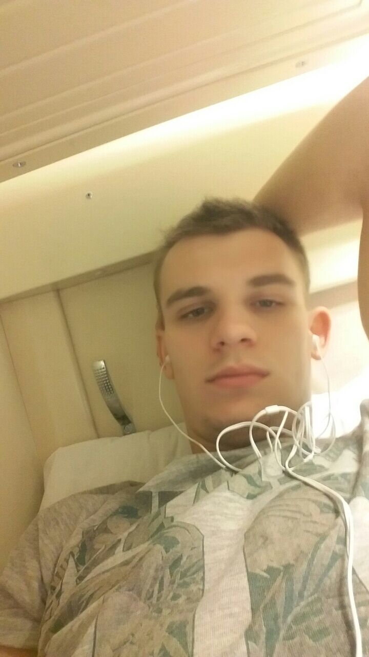  52842318  , 25 ,    