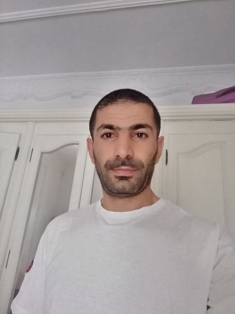  26751918  Abdel, 46 ,    Tlemcen