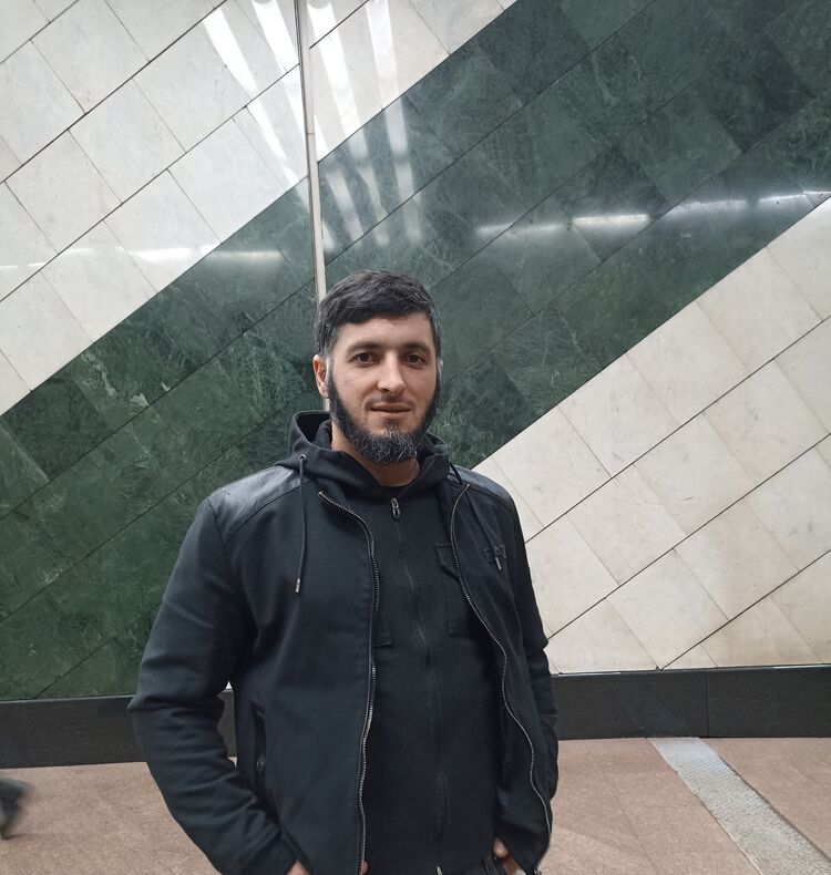  42841188  , 33 ,    