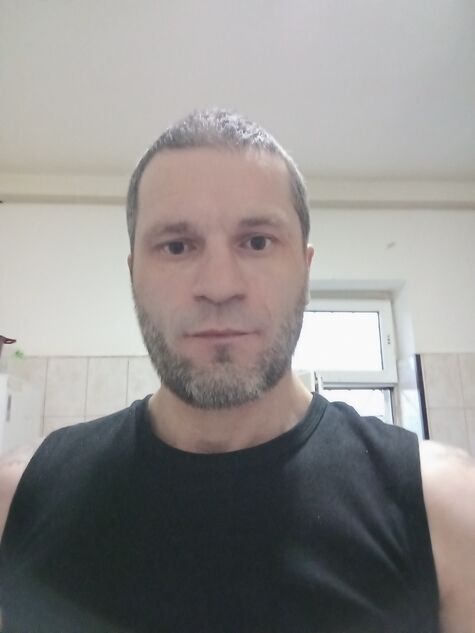  34637468  , 42 ,    