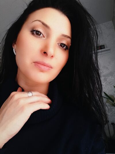  ,   Anastasia, 42 ,     , c 