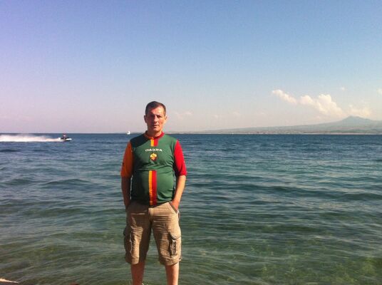  ,   Armen, 50 ,   