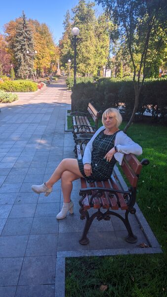  ,   Julia, 42 ,   ,   , c 