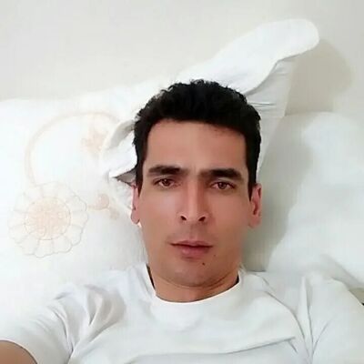  ,   Artur, 39 ,   ,   