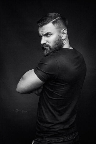  ,   Artyom, 42 ,   ,   , c 