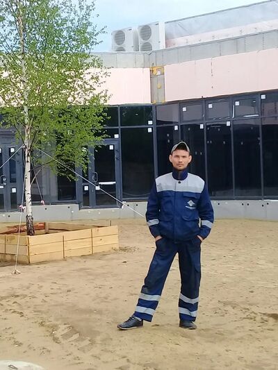  ,   Mikhail, 32 ,   ,   