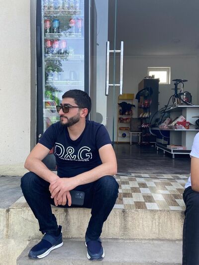  -,   Ali, 27 ,   ,   