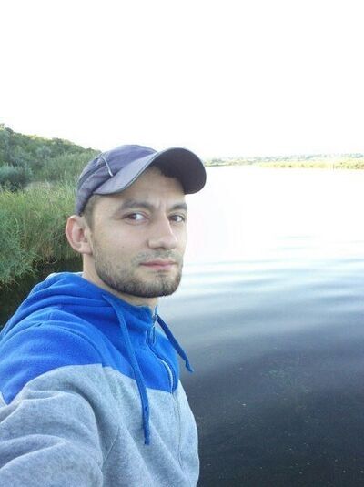  ,   Alex, 37 ,   