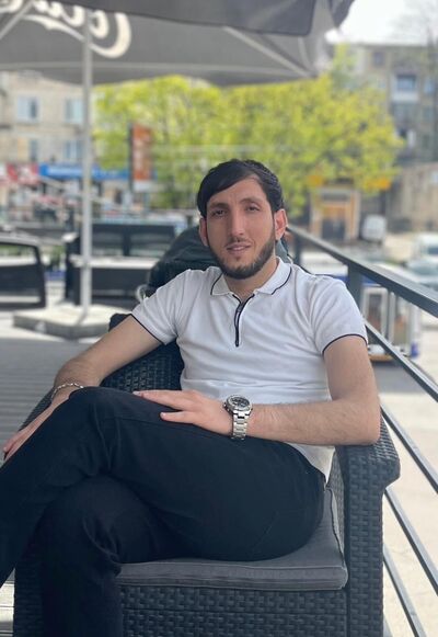  ,   Kenan, 30 ,   ,   , c , 