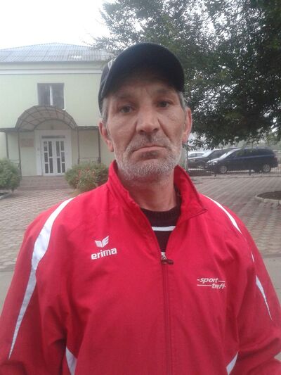  ,   Kella, 52 ,  