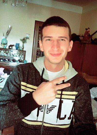  ,   Davit, 30 ,  