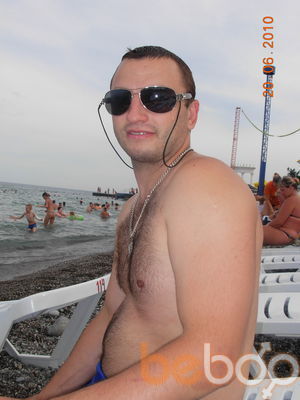  ,   Viktor, 41 ,  