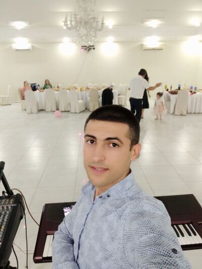  ,   Gosha, 32 ,   ,   , c 