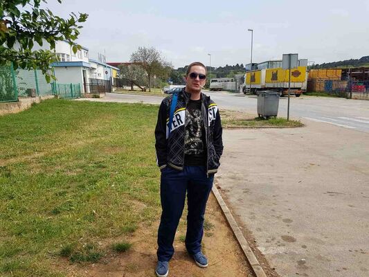  ,   Oleg, 37 ,   