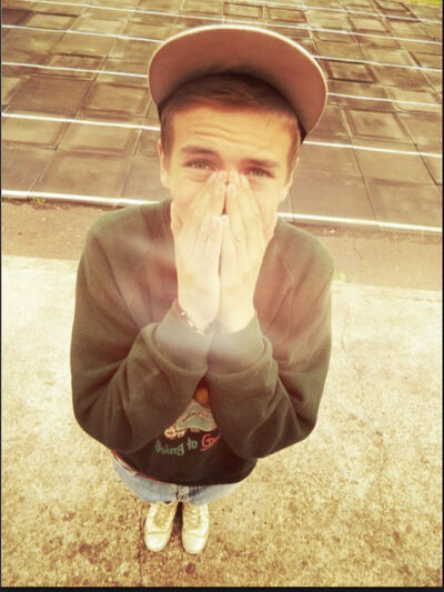  ,   Nik, 29 ,   