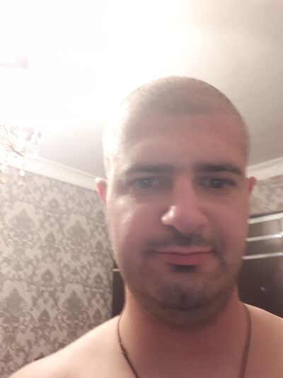  ,   Erik, 27 ,   ,   