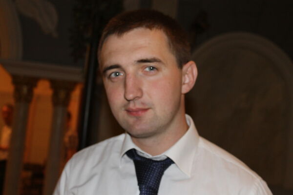  ,   Dima, 40 ,   
