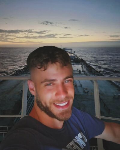  Villar del Arzobispo,   Dimitris, 24 ,   ,   