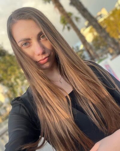  ,   Yana, 25 ,   ,   