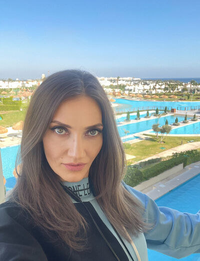  ,   Vivi, 35 ,  