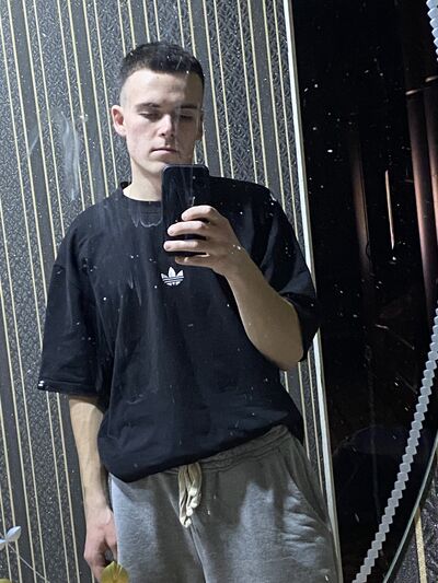  ,   Artur, 20 ,   ,   , c , 