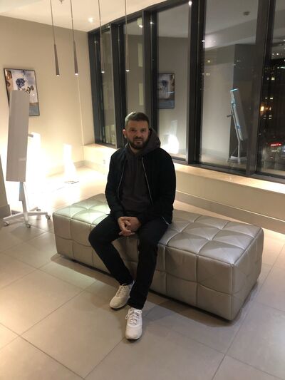  ,   Alex, 42 ,   ,   