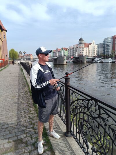  ,   Viktor, 42 ,   ,   , c 