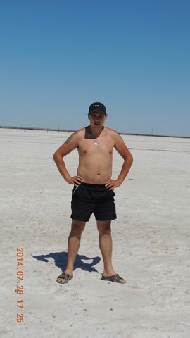  ,   Maksim, 42 ,   
