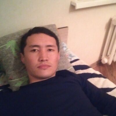  ,   Vlad, 33 ,   