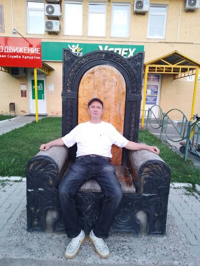  ,   Vladlmir, 52 ,   ,   