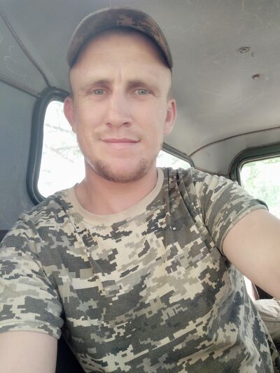  ,   Sergio, 33 ,   ,   