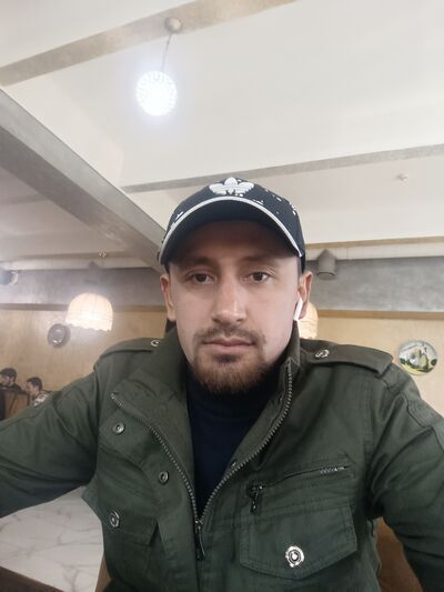  ,   Ali, 33 ,   ,   