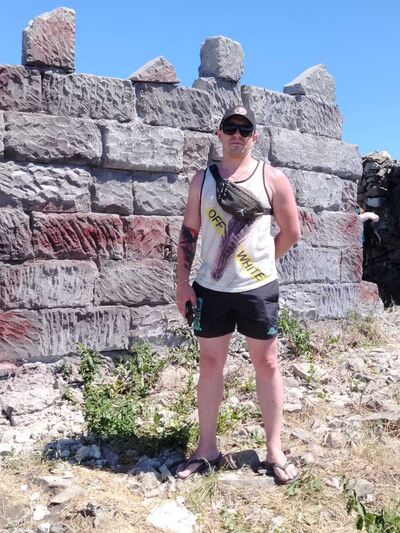  ,   Valentin, 33 ,   c 