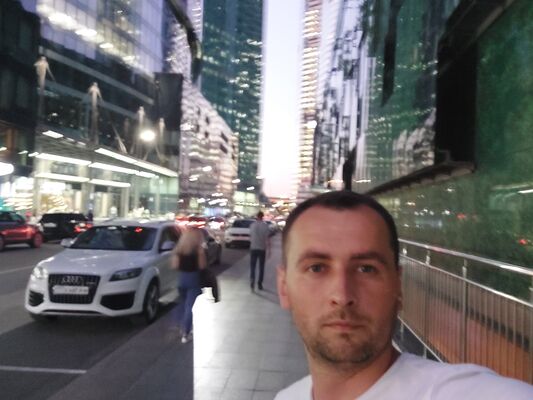  ,   Maxim, 37 ,   ,   