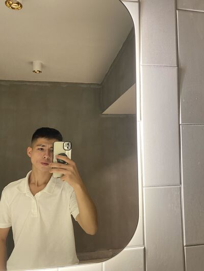  ,   Erhan, 22 ,   ,   