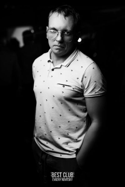  ,   Artur, 37 ,   ,   , c 